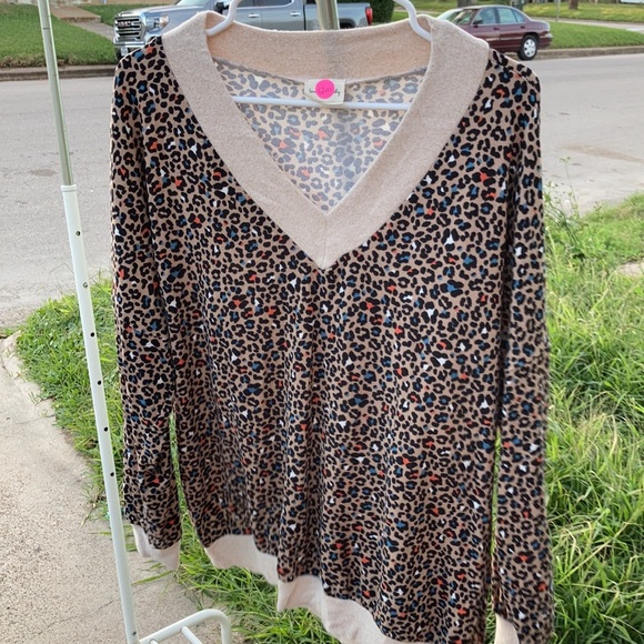 Light weight soft sweaters, both large brand new never worn. NWOT - Picture 4 of 6